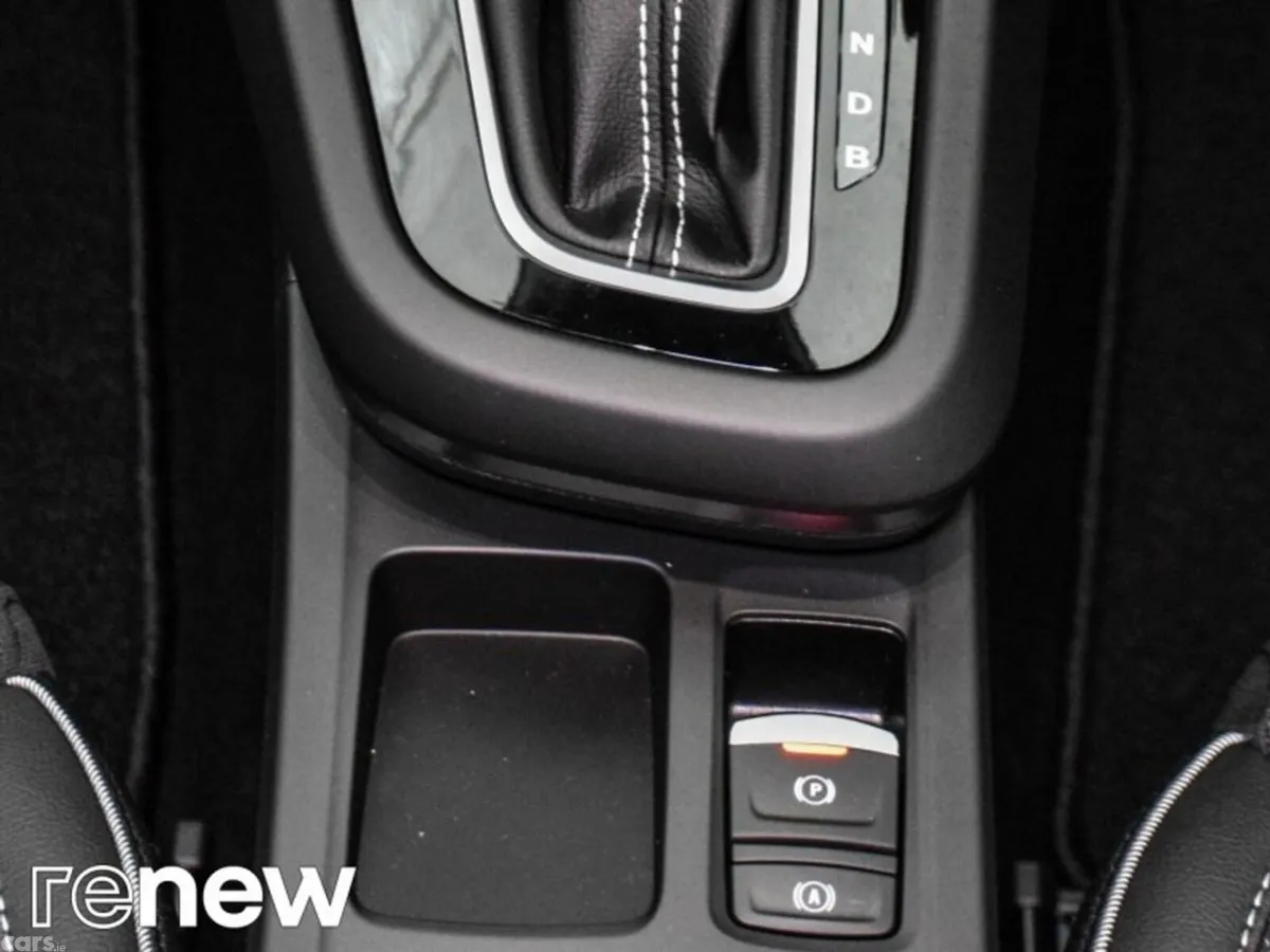 Renault Arkana Hatchback, Petrol, 2023, White