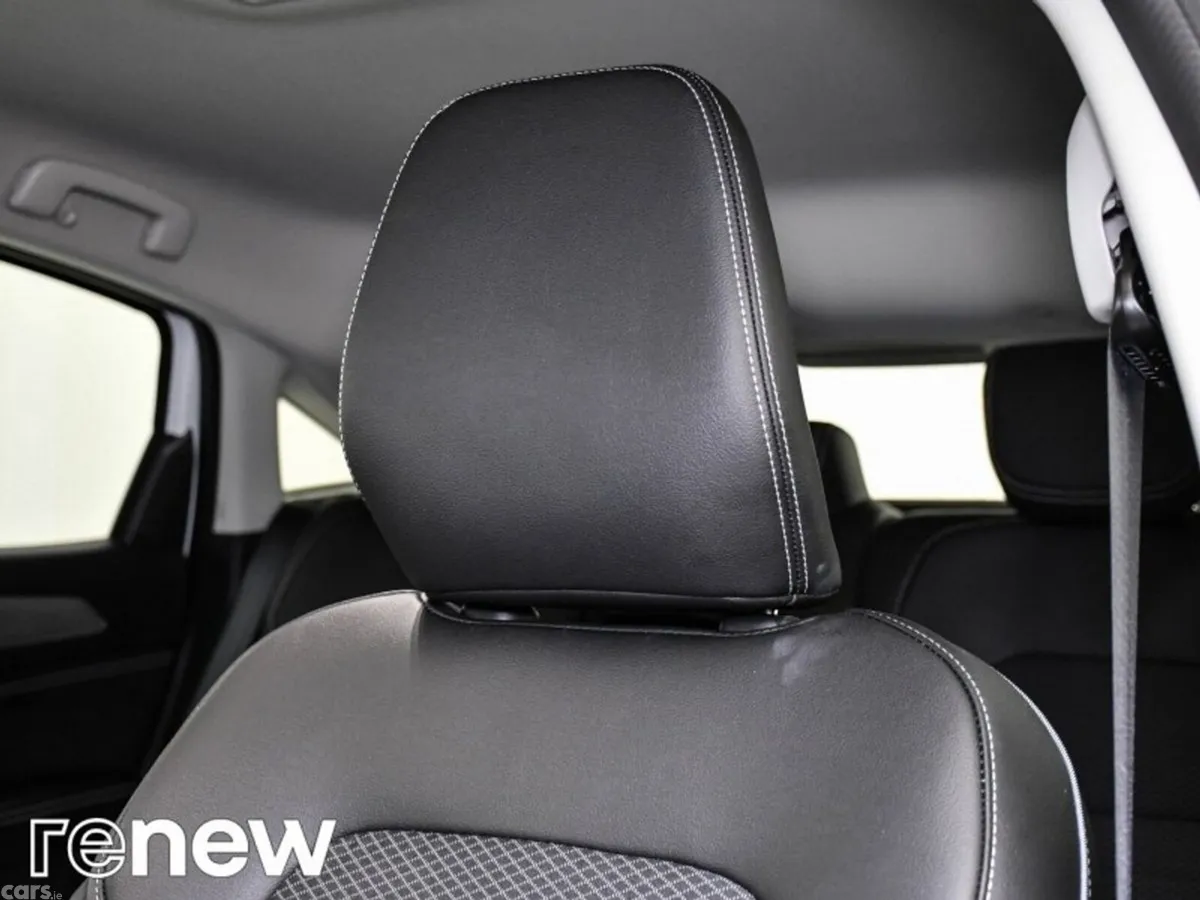 Renault Arkana Hatchback, Petrol, 2023, White