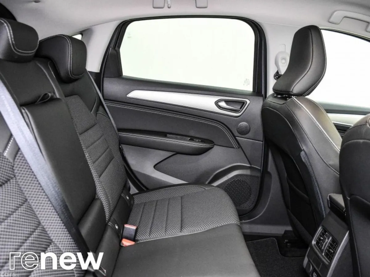 Renault Arkana Hatchback, Petrol, 2023, White