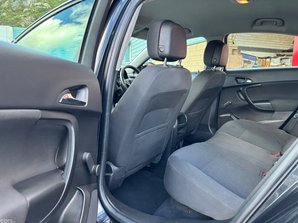 Opel Insignia Hatchback, Diesel, 2015, Black