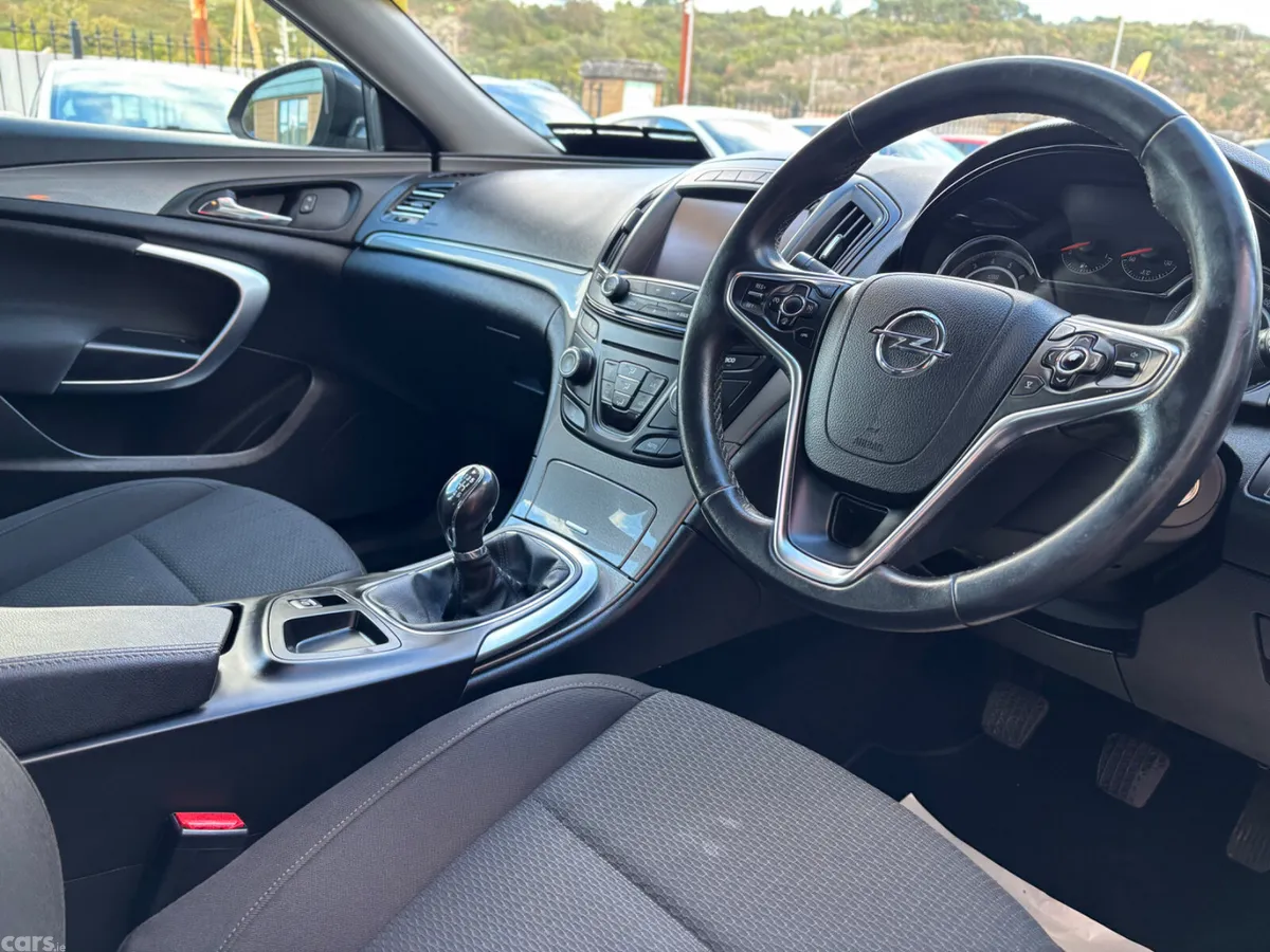 Opel Insignia Hatchback, Diesel, 2015, Black