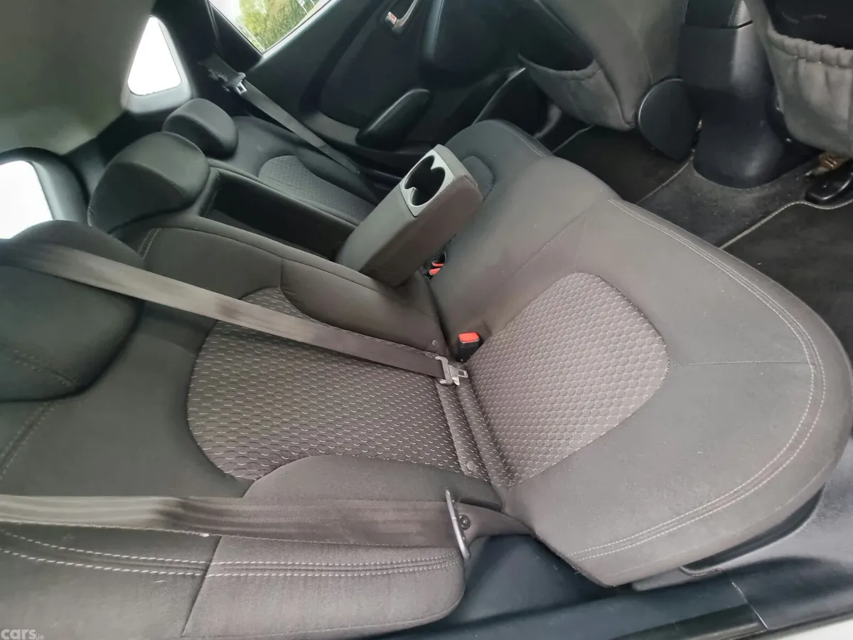 Hyundai ix35 SUV, Diesel, 2012, Silver