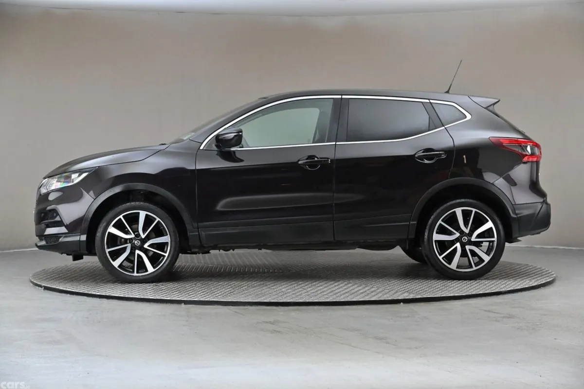 Nissan Qashqai SUV, Diesel, 2017, Black