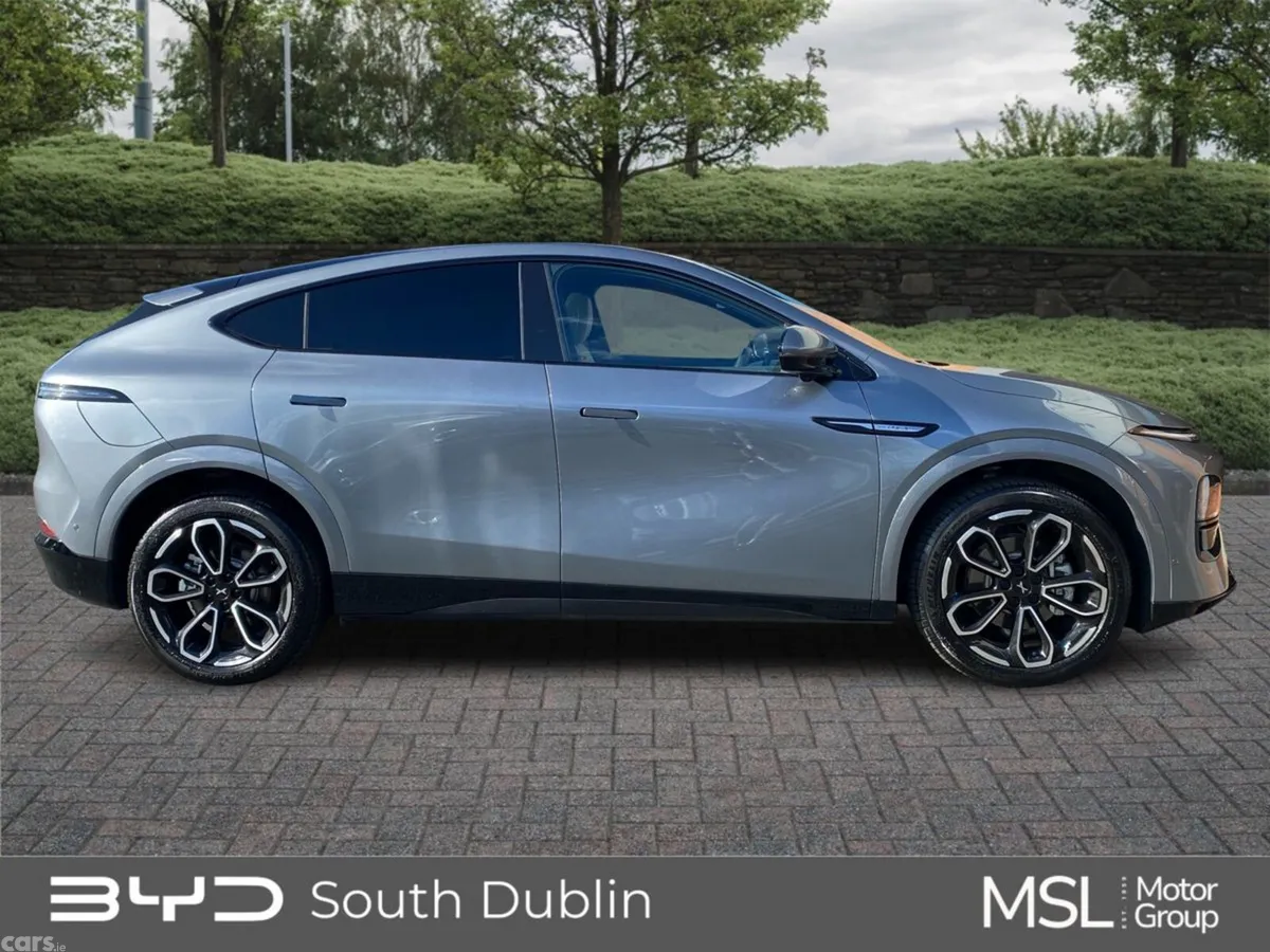 XPeng G6 Hatchback, Electric, 2026, Grey