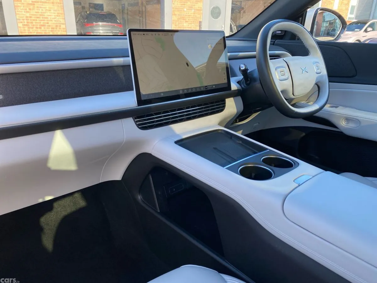 XPeng G6 Hatchback, Electric, 2025, Grey