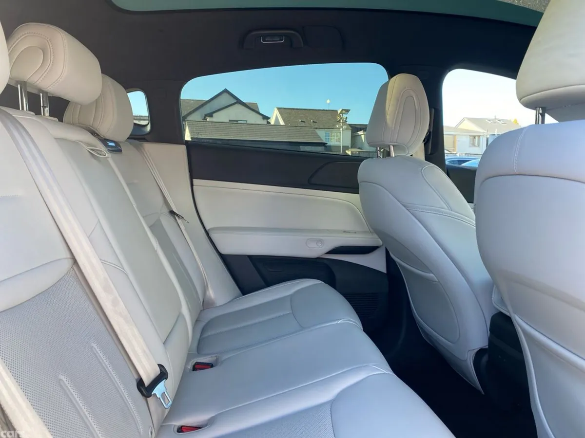XPeng G6 Hatchback, Electric, 2025, Grey