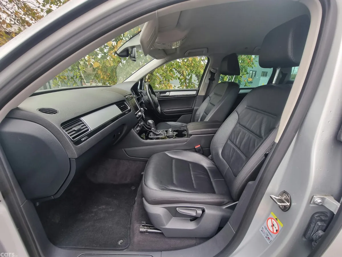 Volkswagen Touareg SUV, Diesel, 2013, Silver