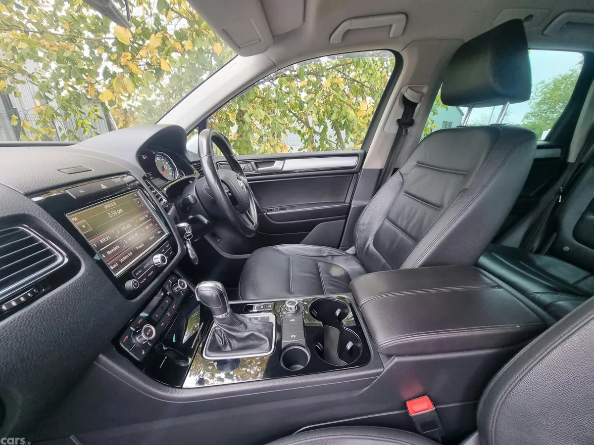 Volkswagen Touareg SUV, Diesel, 2013, Silver