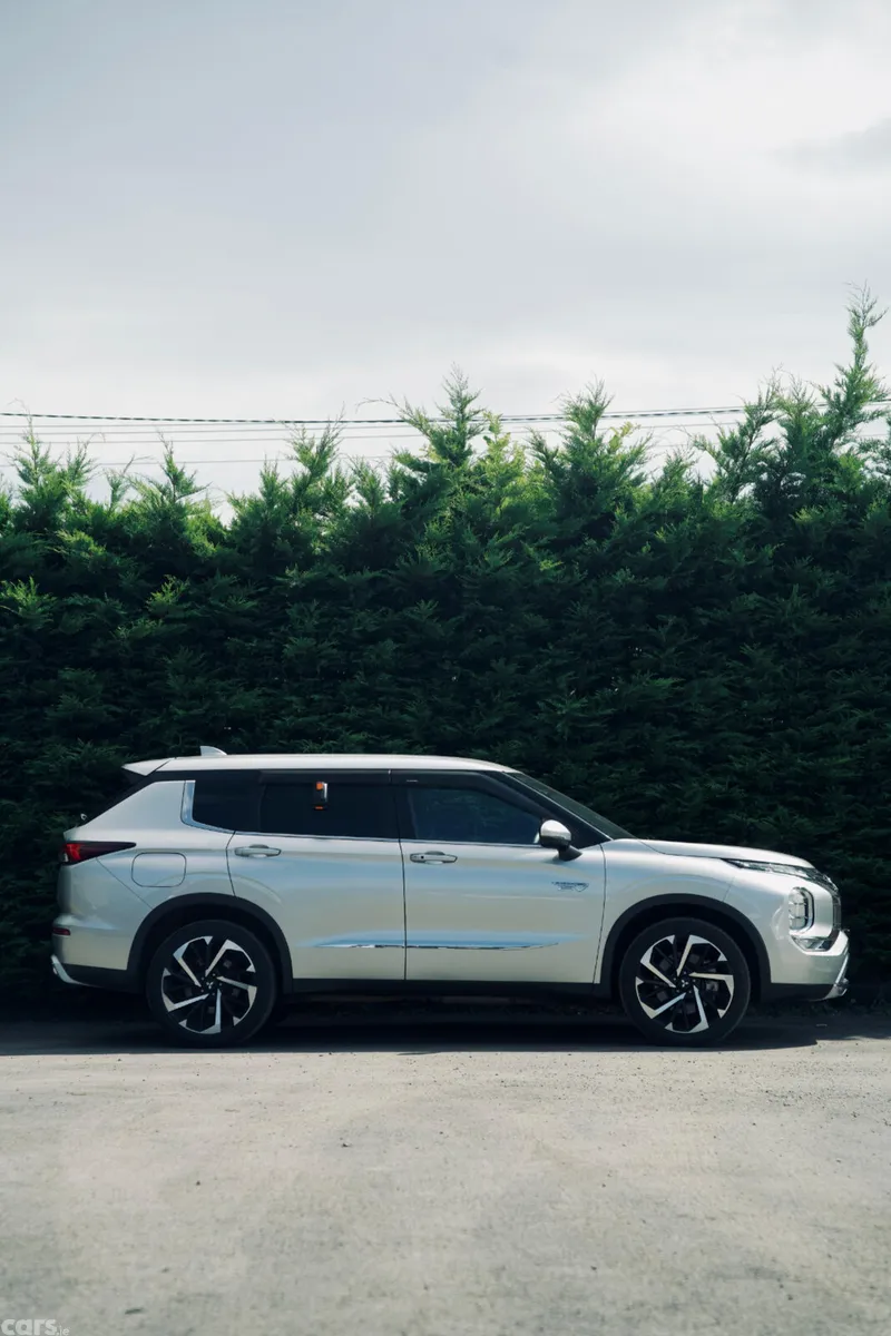 Mitsubishi Outlander SUV, Petrol Plug-in Hybrid, 2022, Silver