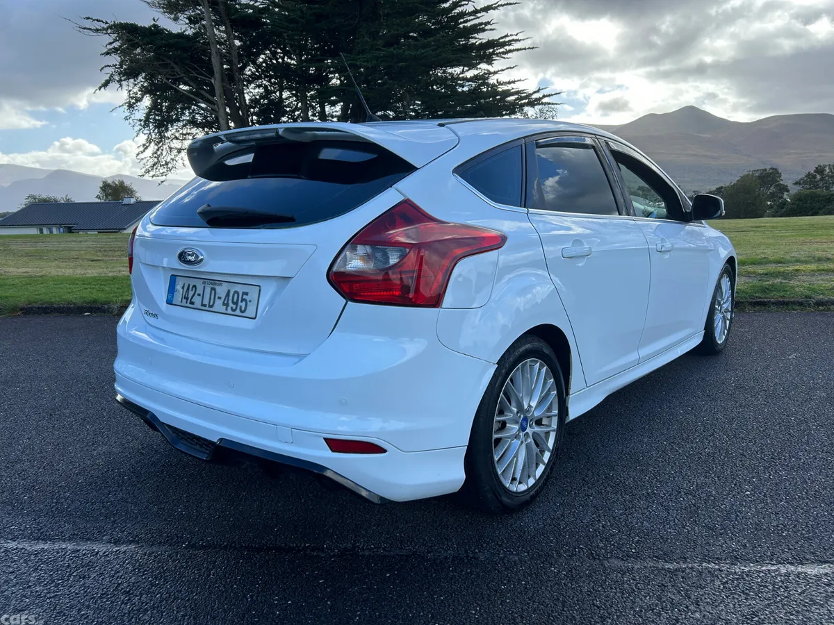 Ford Focus Hatchback, Diesel, 2014, White