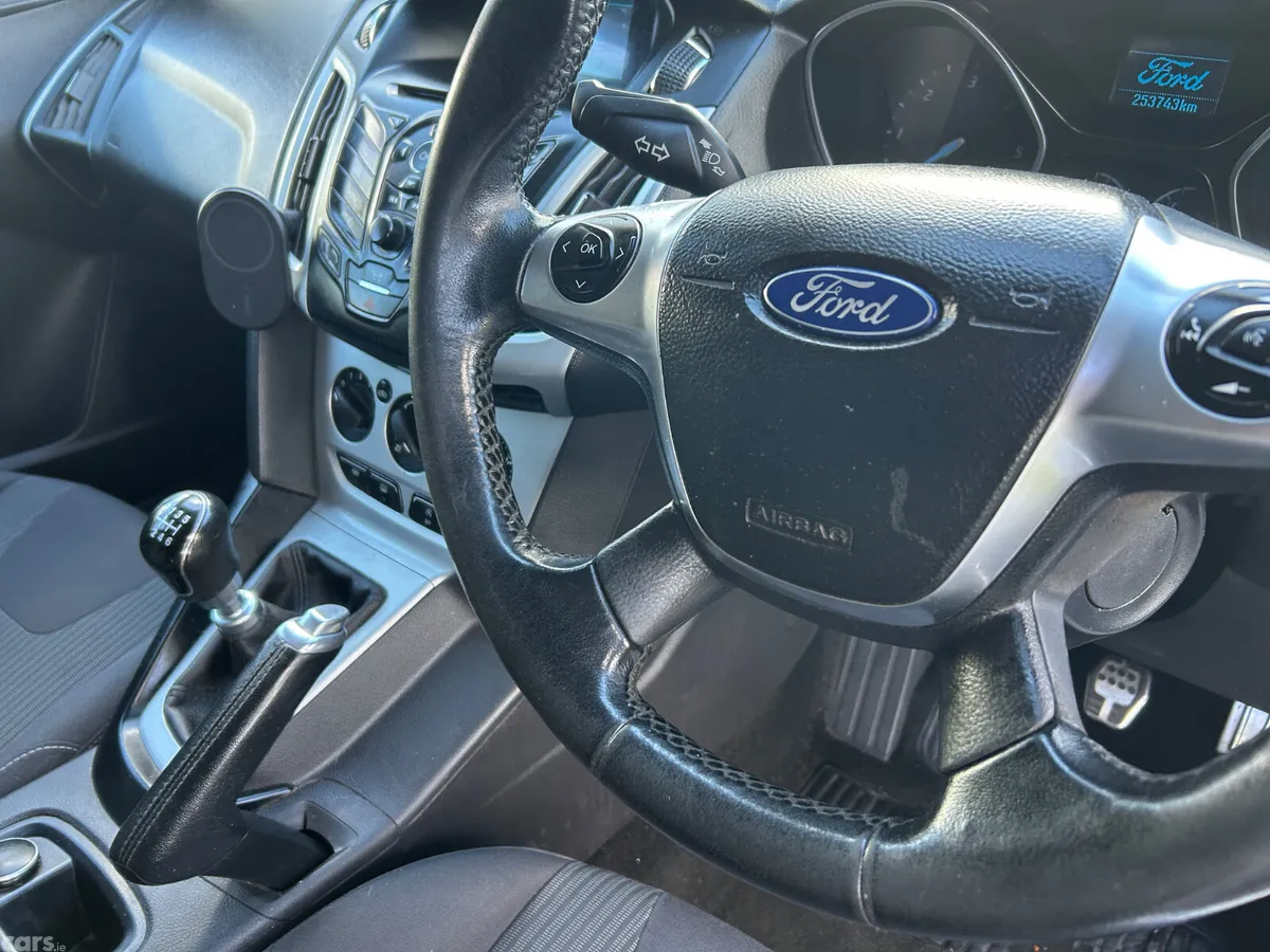 Ford Focus Hatchback, Diesel, 2014, White