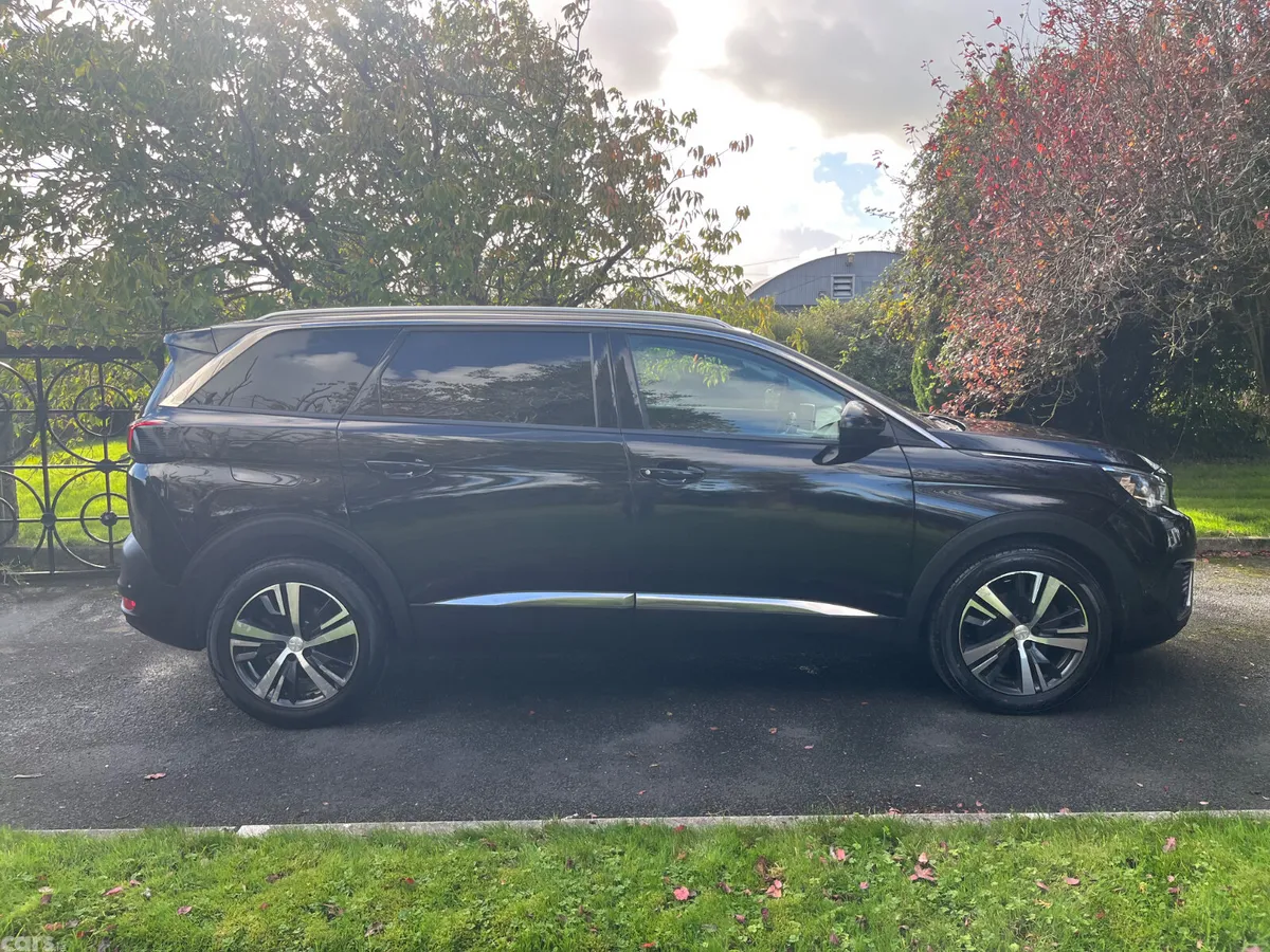 Peugeot 5008 MPV, Diesel, 2019, Black