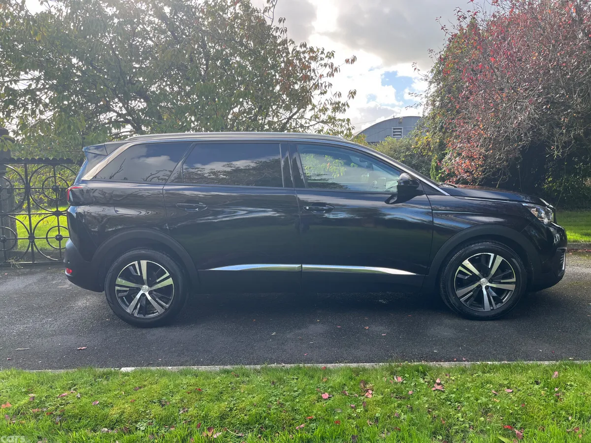 Peugeot 5008 MPV, Diesel, 2019, Black