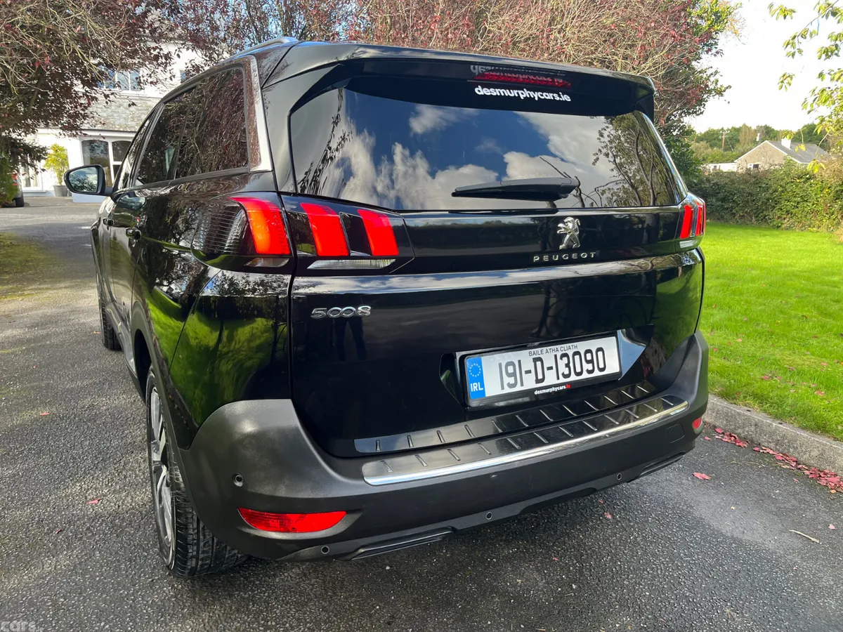 Peugeot 5008 MPV, Diesel, 2019, Black