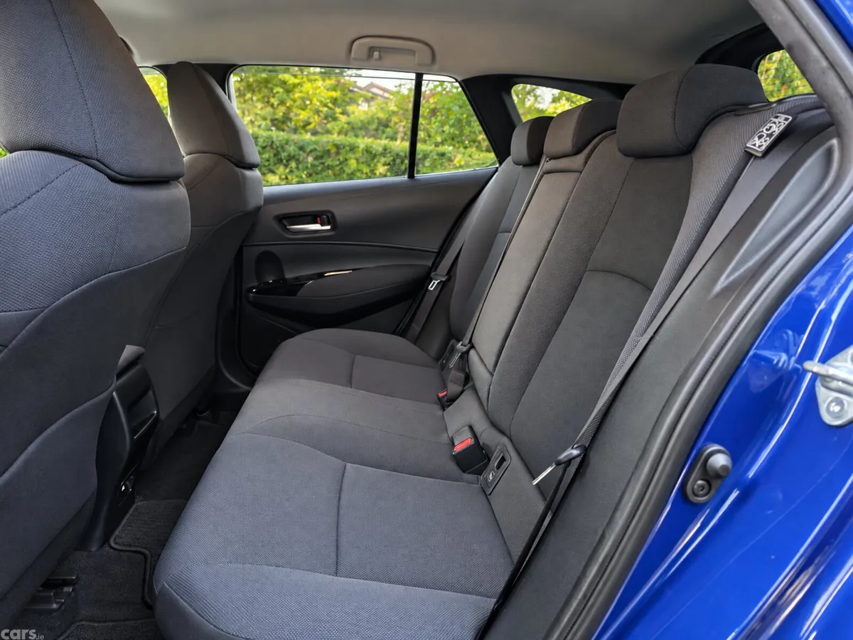 Toyota Corolla Estate, Petrol Hybrid, 2021, Blue