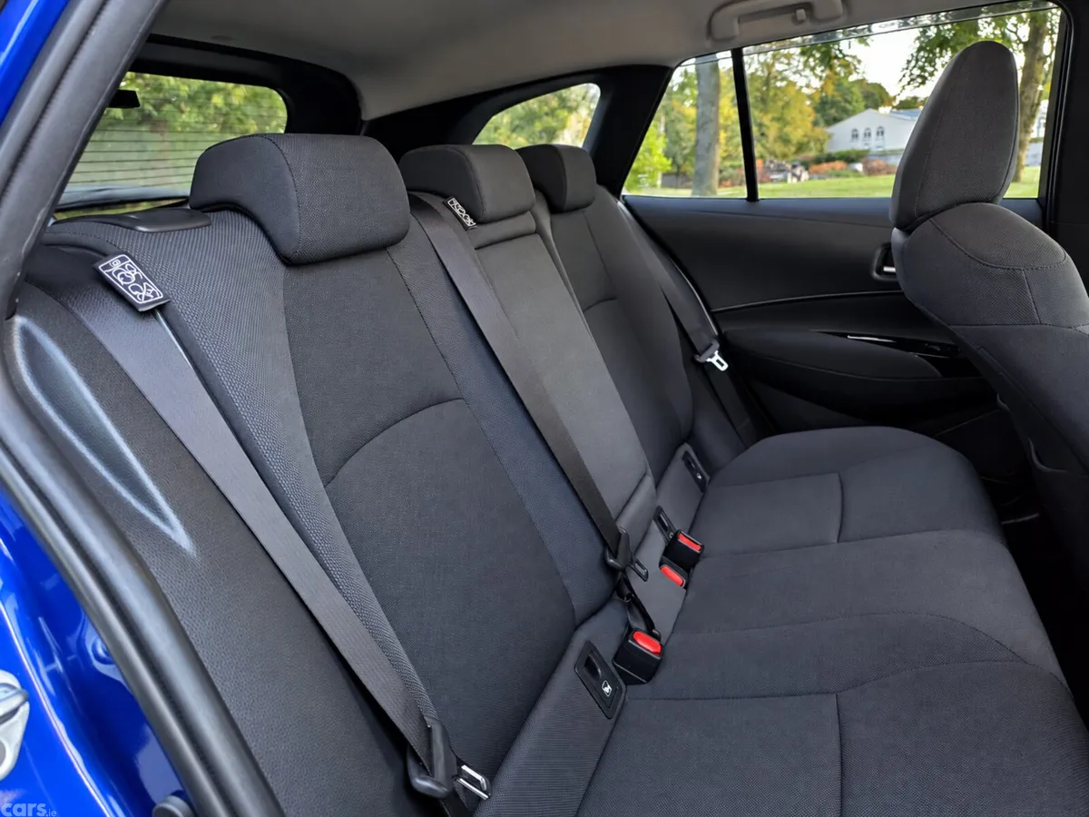 Toyota Corolla Estate, Petrol Hybrid, 2021, Blue