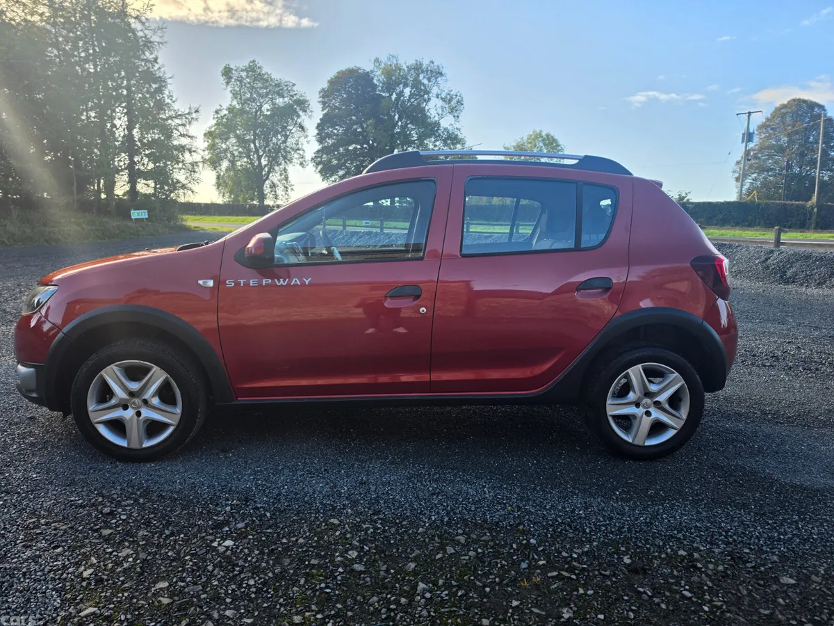 Dacia Sandero Stepway Hatchback, Diesel, 2015, Red
