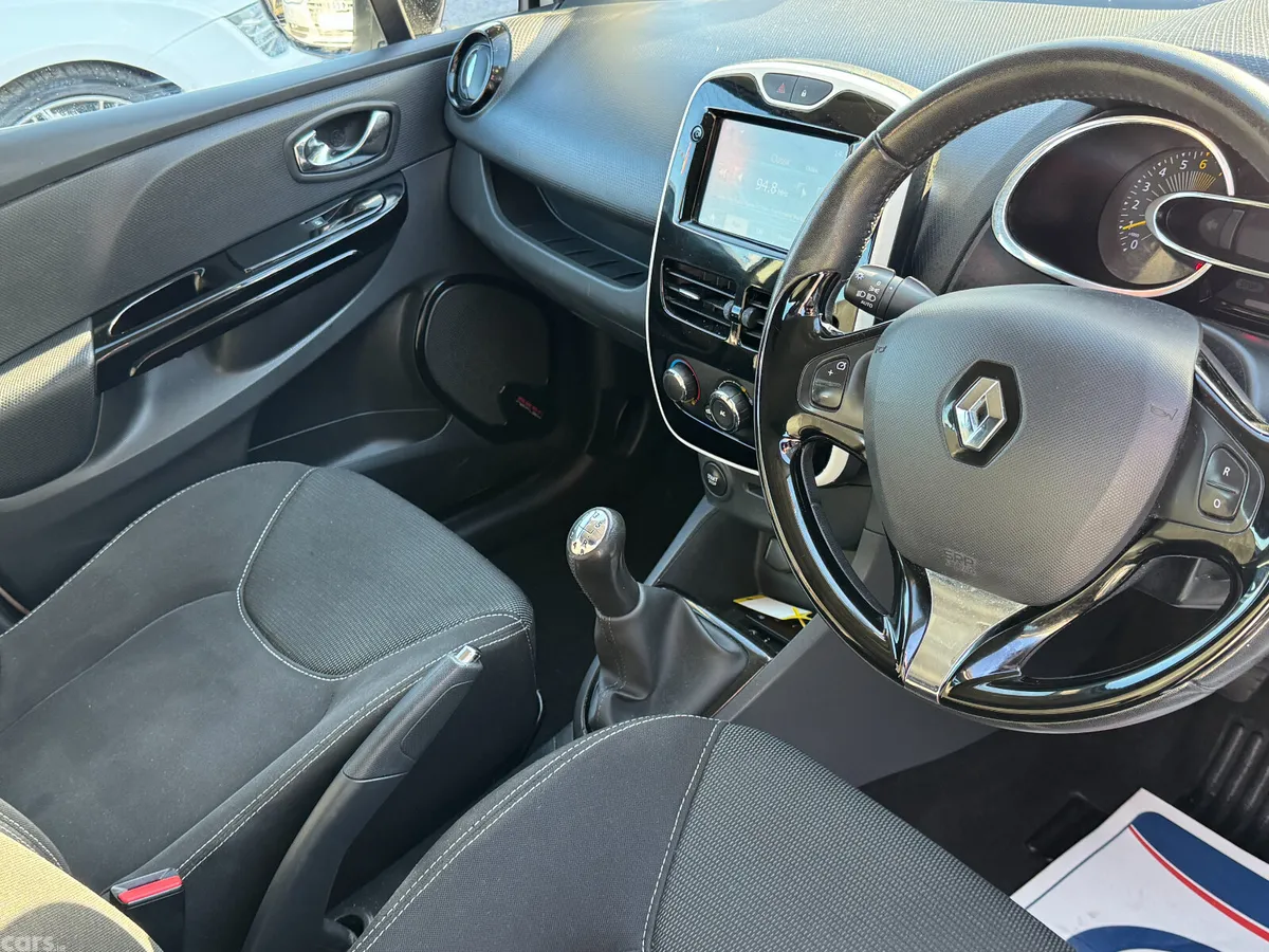 Renault Clio Hatchback, Petrol, 2013, White