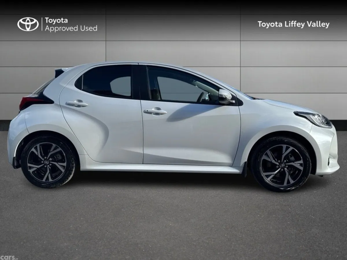 Toyota Yaris Hatchback, Petrol Hybrid, 2025, White