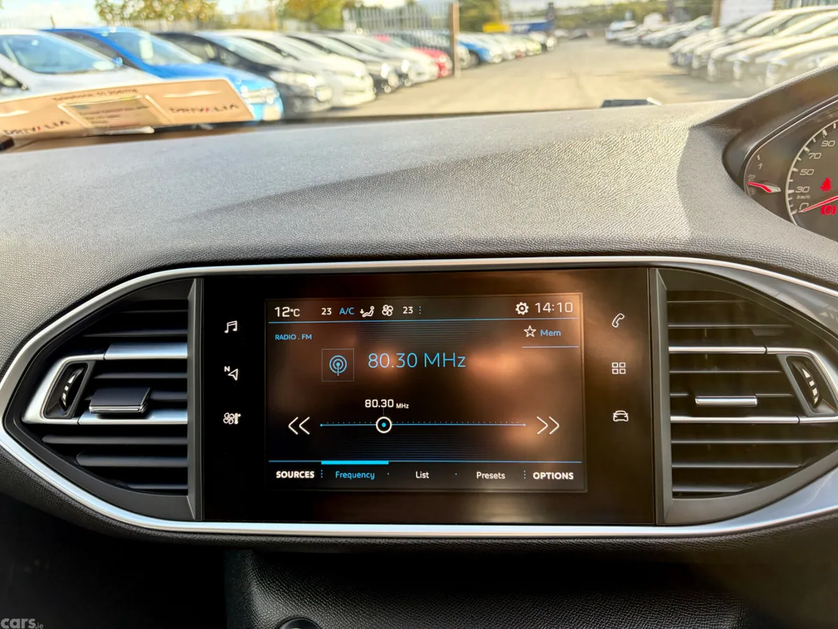 Peugeot 308 Hatchback, Diesel, 2018, Blue