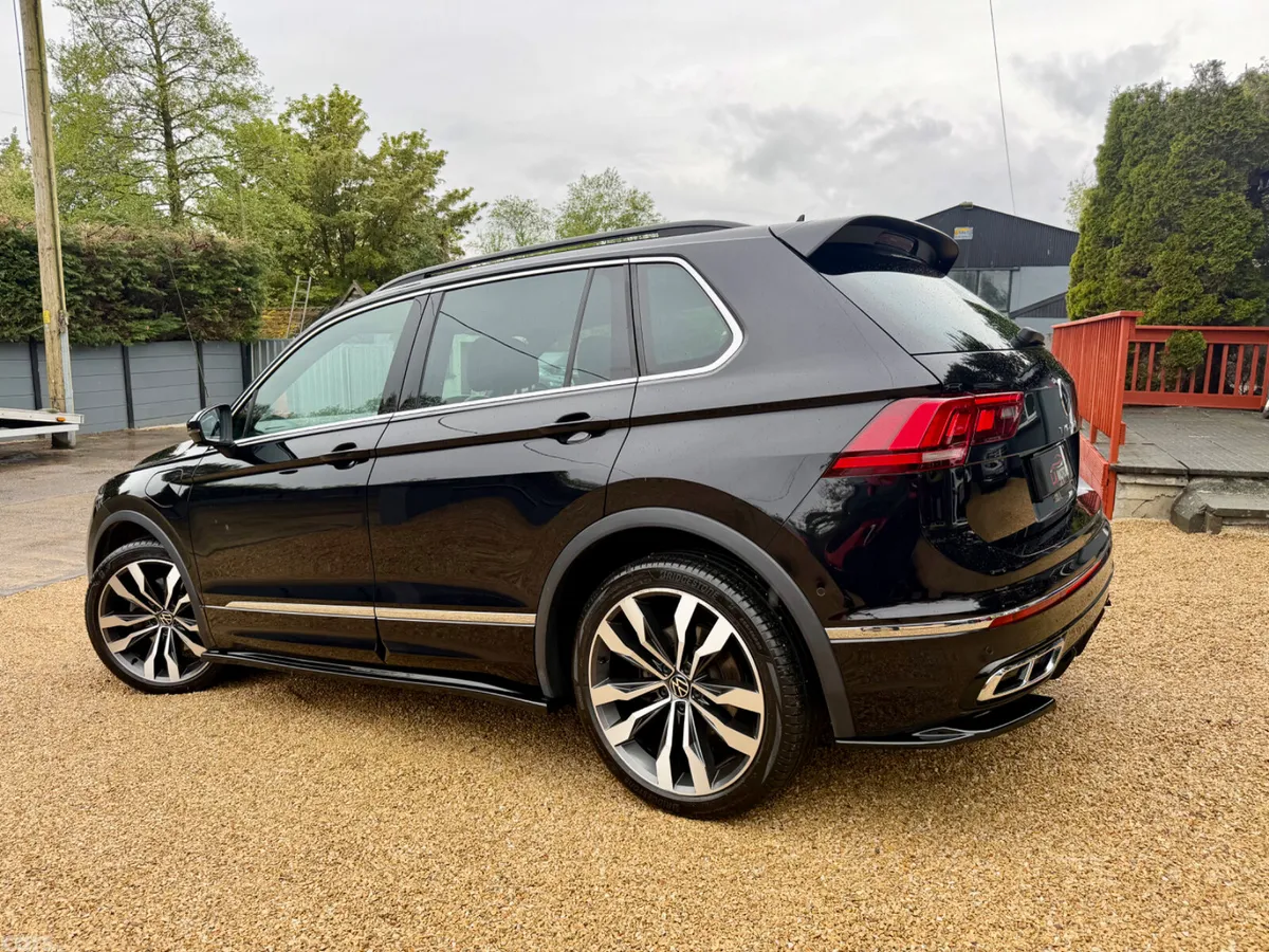 Volkswagen Tiguan SUV, Petrol Plug-in Hybrid, 2023, Black