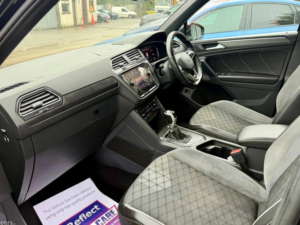Volkswagen Tiguan SUV, Petrol Plug-in Hybrid, 2023, Black