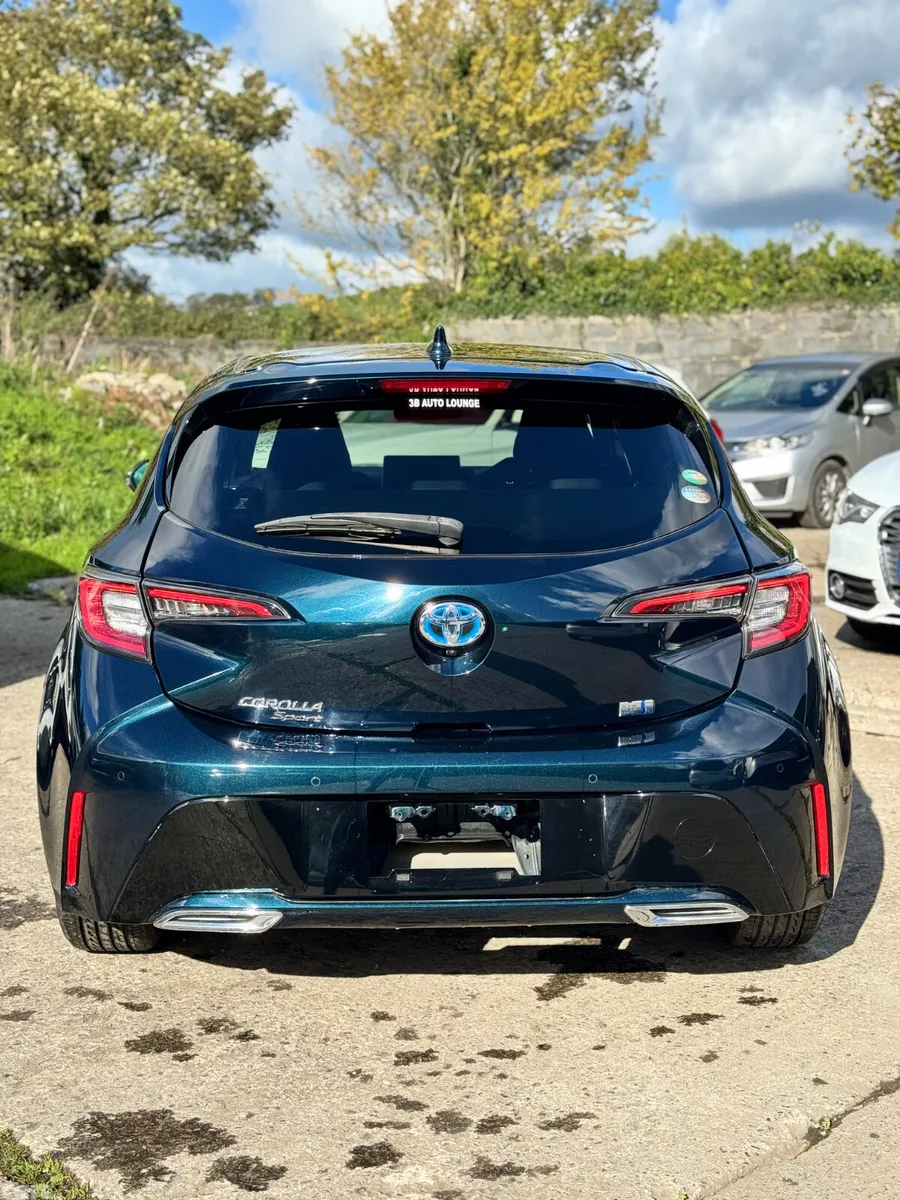 Toyota Corolla Hatchback, Petrol Hybrid, 2020, Green