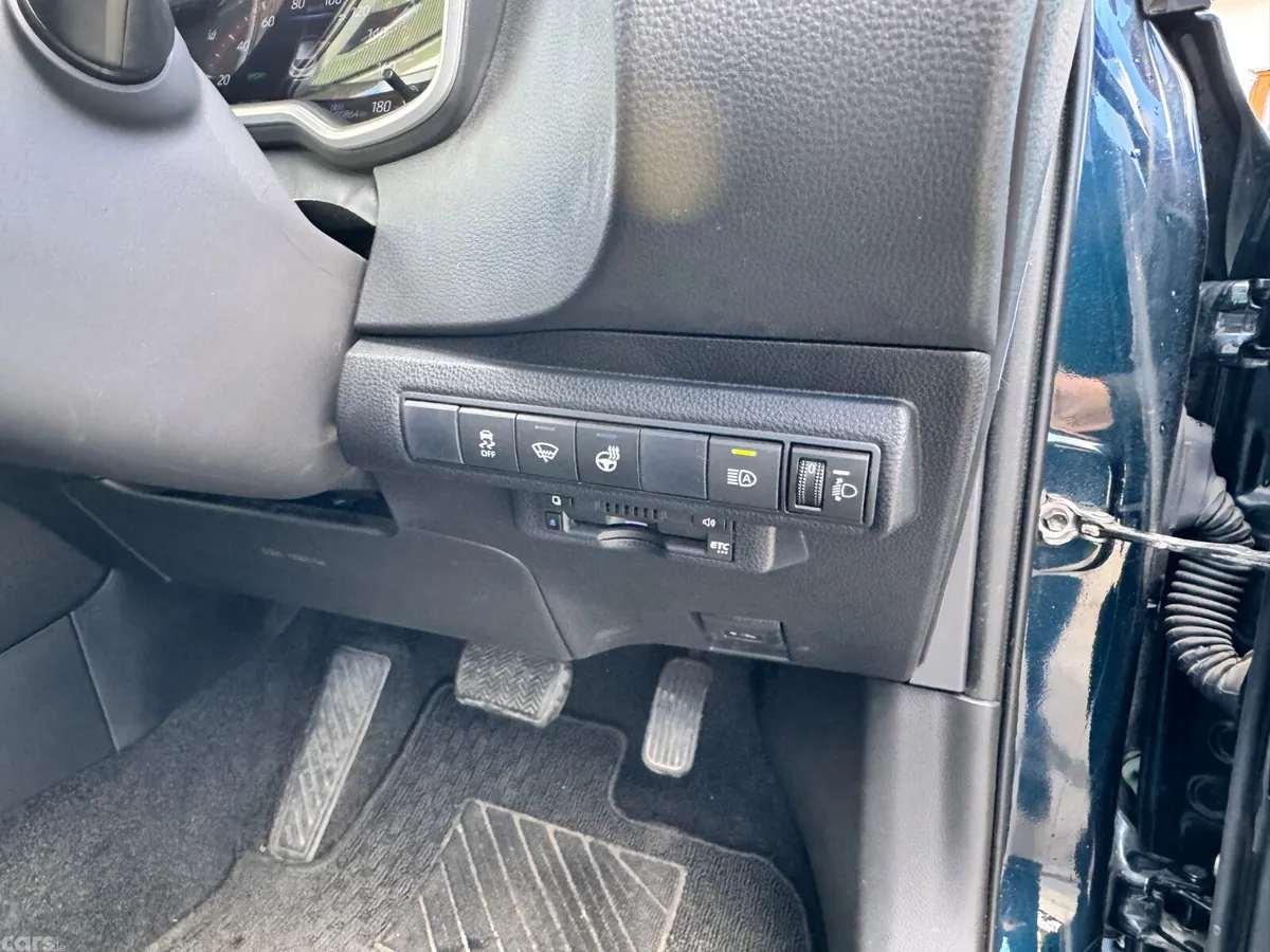Toyota Corolla Hatchback, Petrol Hybrid, 2020, Green