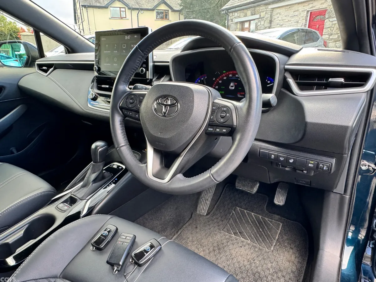 Toyota Corolla Hatchback, Petrol Hybrid, 2020, Green