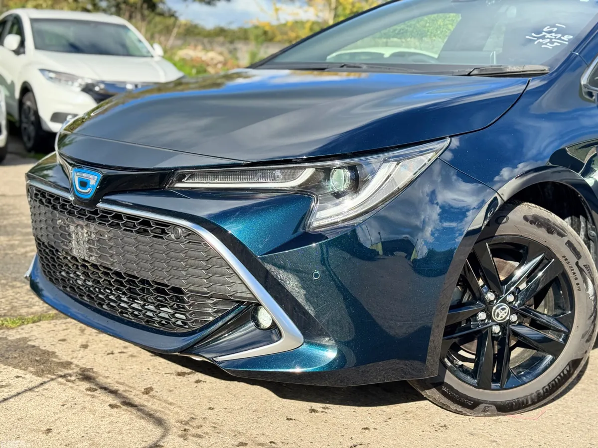 Toyota Corolla Hatchback, Petrol Hybrid, 2020, Green