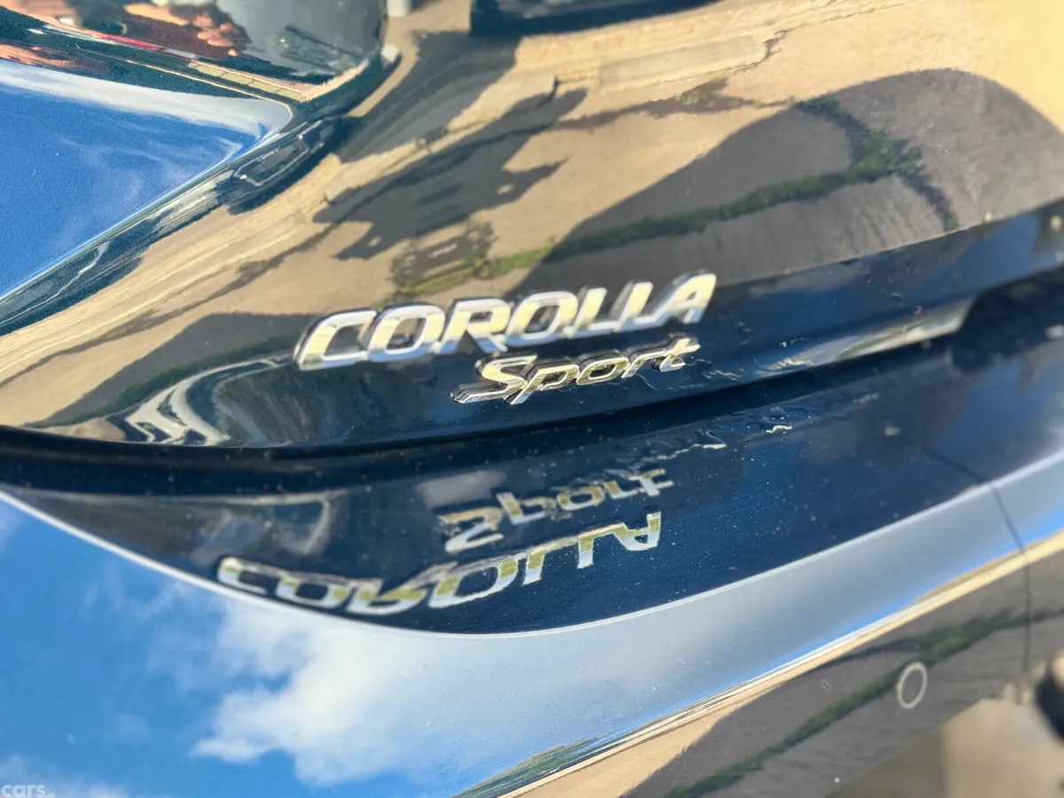 Toyota Corolla Hatchback, Petrol Hybrid, 2020, Green