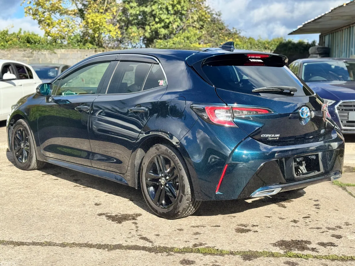 Toyota Corolla Hatchback, Petrol Hybrid, 2020, Green
