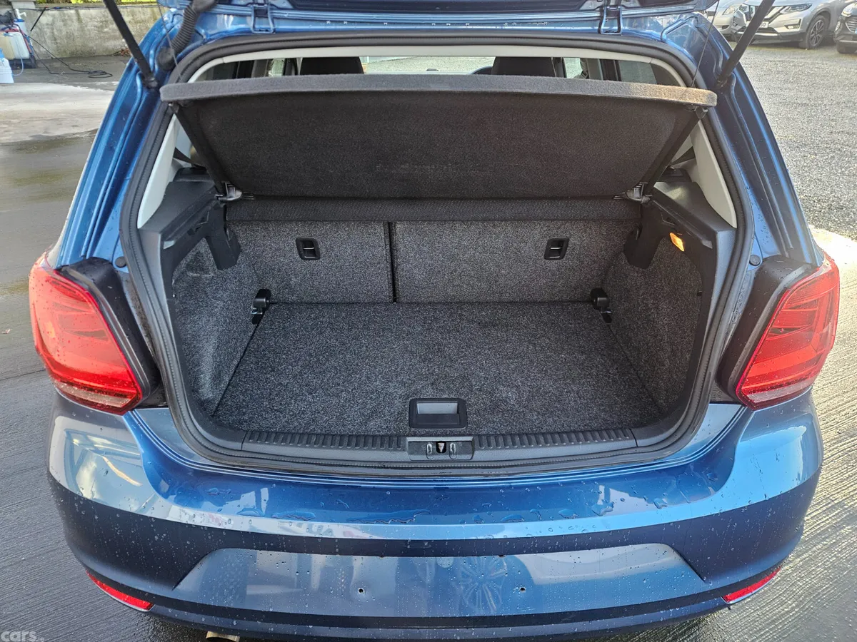 Volkswagen Polo Hatchback, Petrol, 2017, Blue