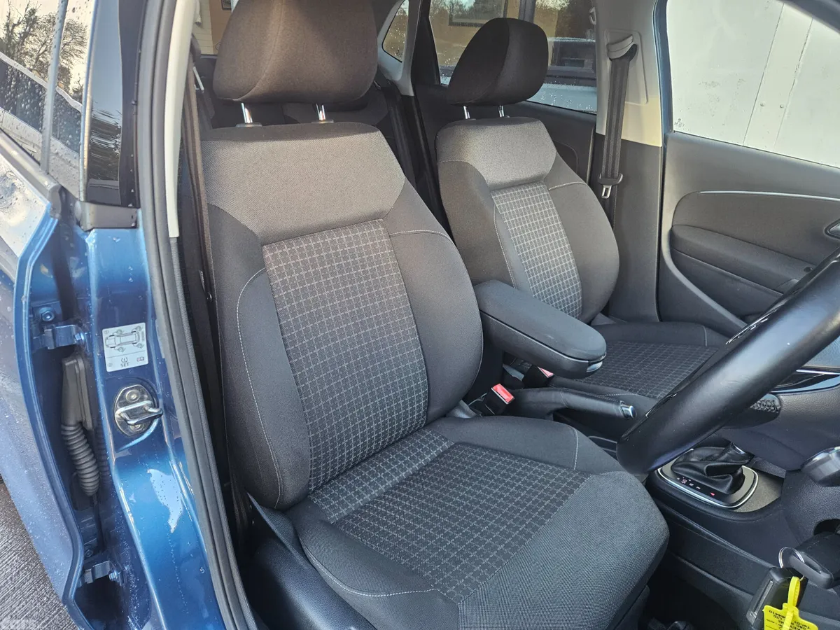 Volkswagen Polo Hatchback, Petrol, 2017, Blue
