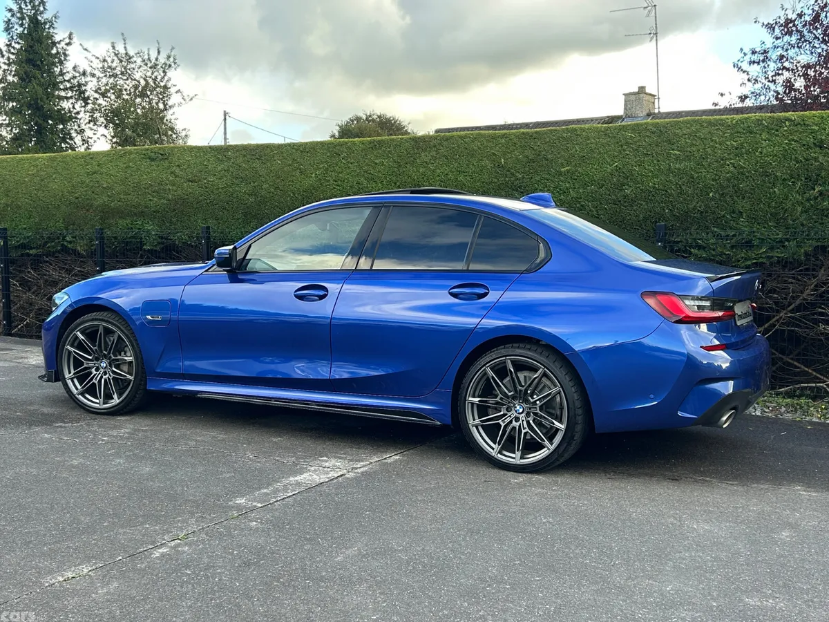 BMW 3-Series Saloon, Petrol Hybrid, 2022, Blue