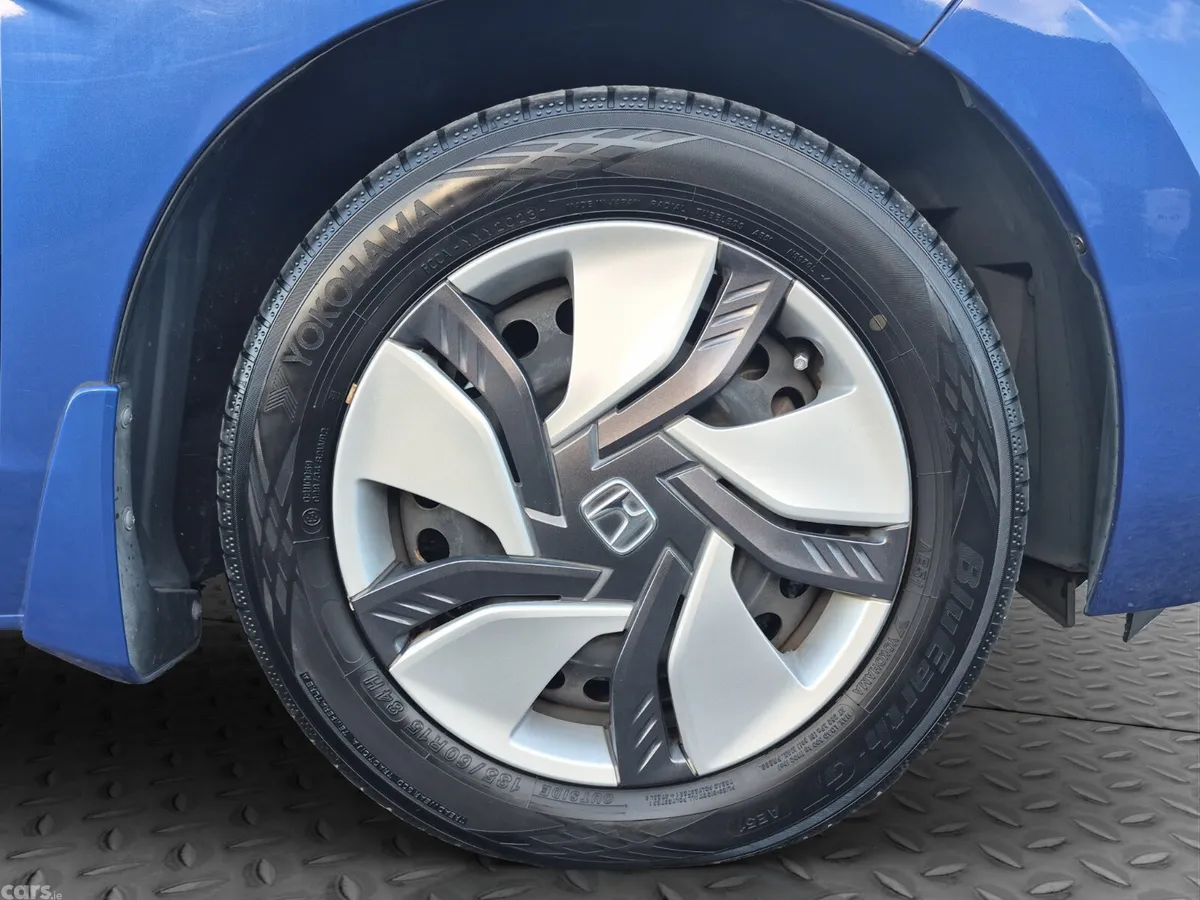 Honda Fit Hatchback, Petrol Hybrid, 2015, Blue