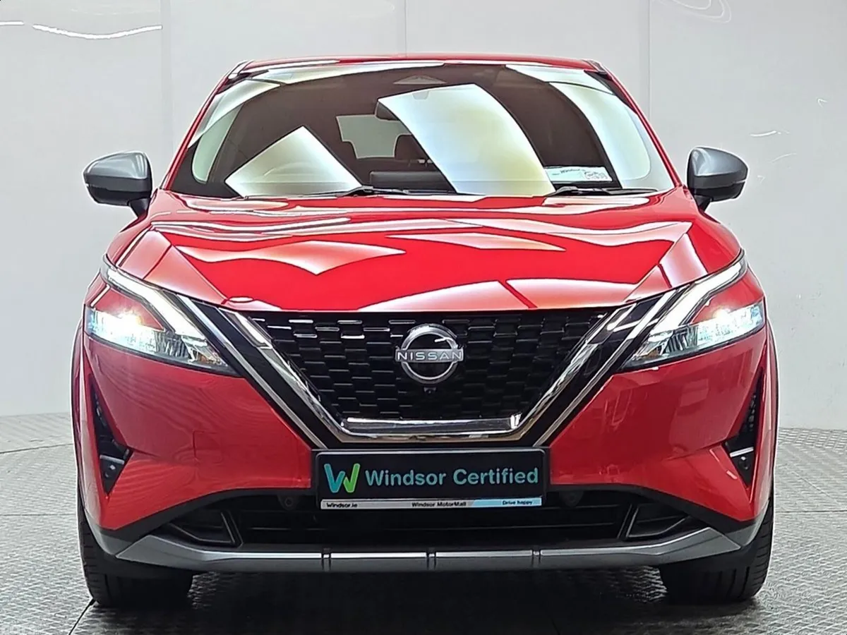Nissan Qashqai MPV, Petrol, 2023, Red