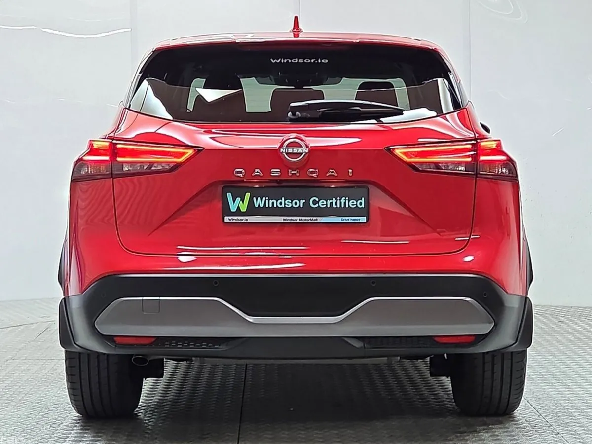 Nissan Qashqai MPV, Petrol, 2023, Red