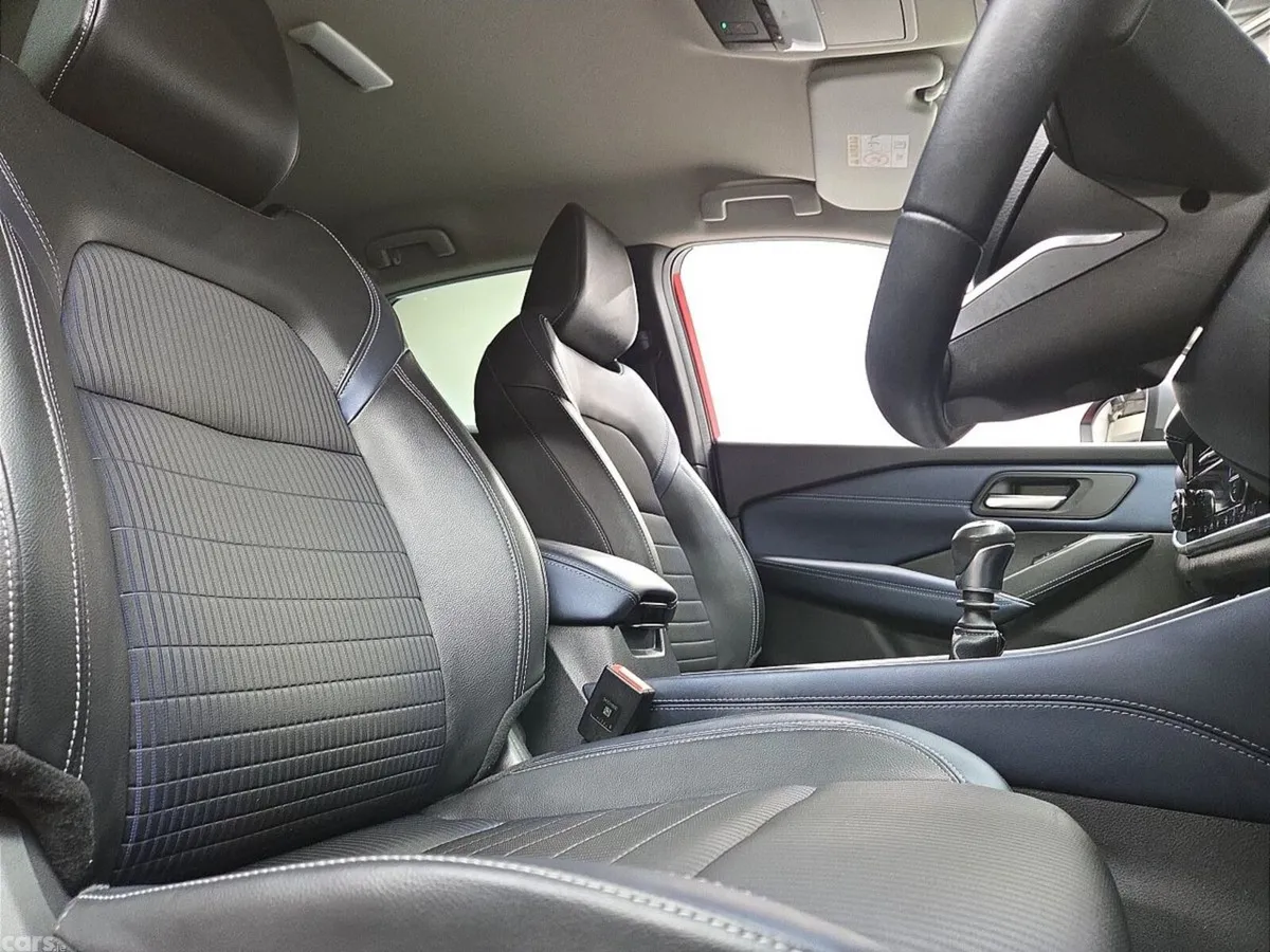 Nissan Qashqai MPV, Petrol, 2023, Red