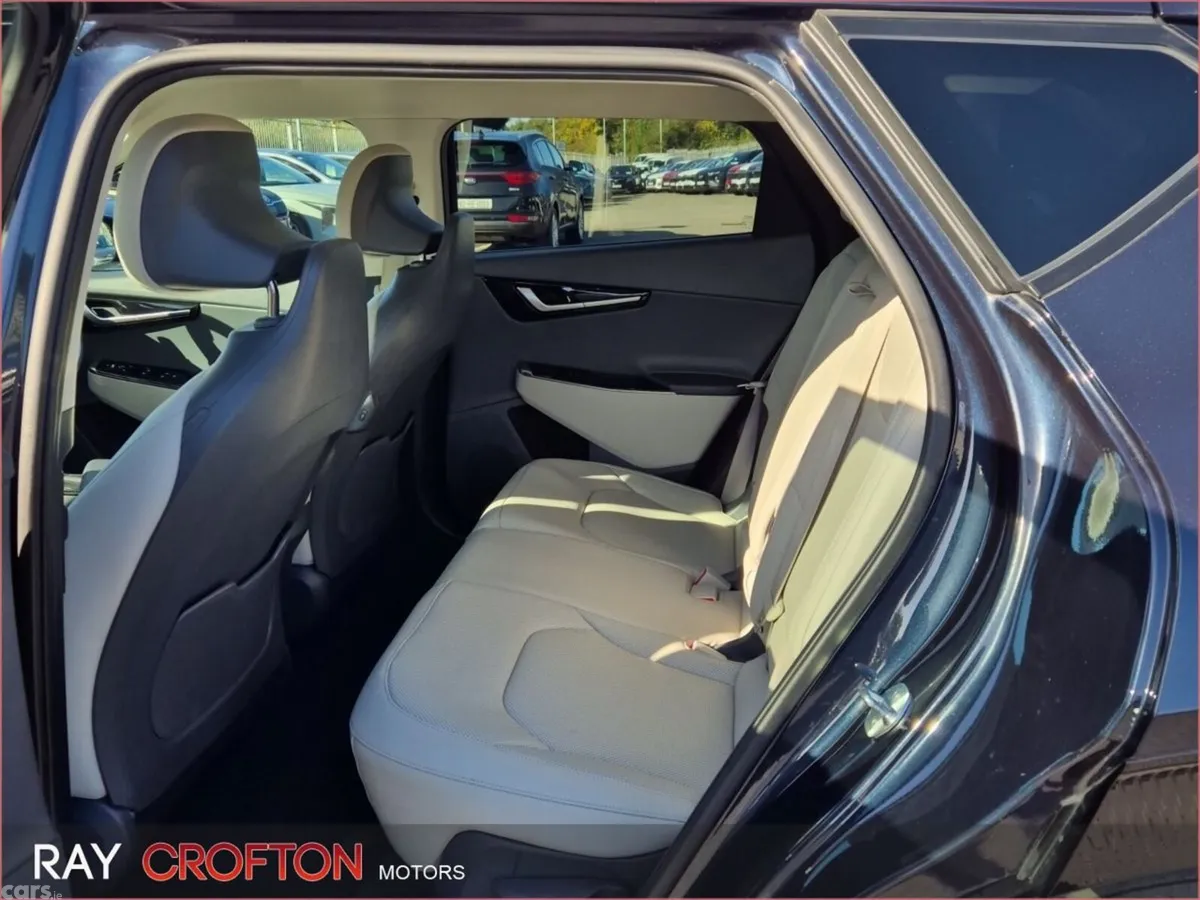 Kia EV6 MPV, Electric, 2023, Blue