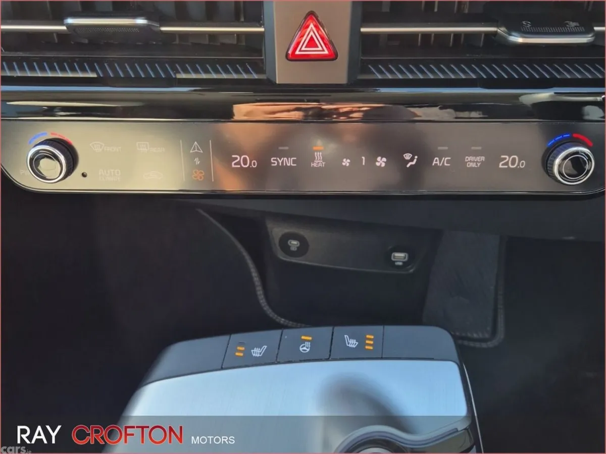 Kia EV6 MPV, Electric, 2023, Blue