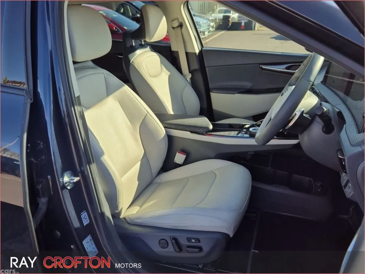 Kia EV6 MPV, Electric, 2023, Blue