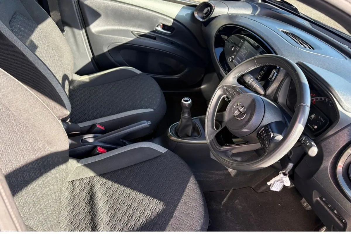 Toyota Aygo Hatchback, Petrol, 2022, Green
