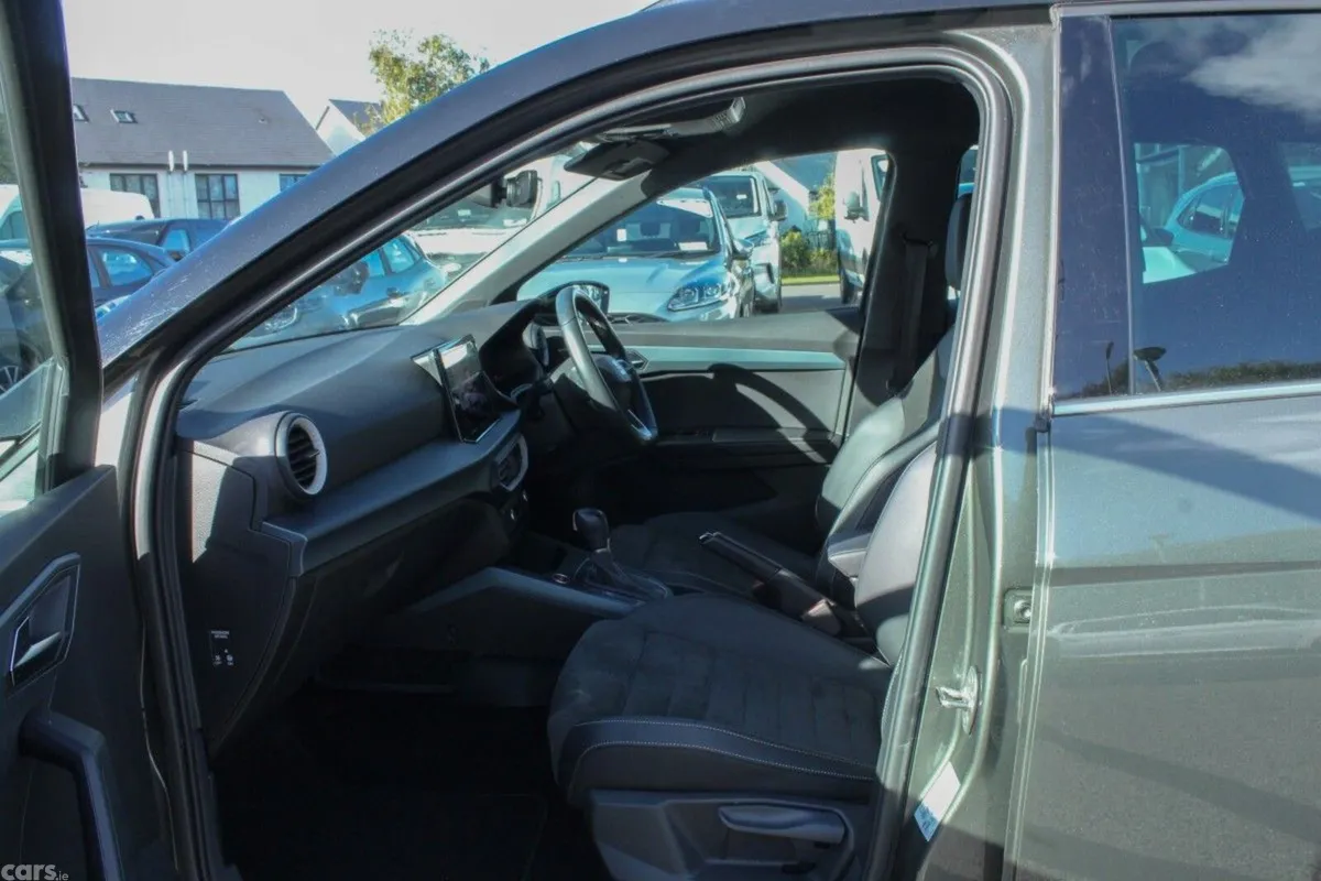 SEAT Arona SUV, Petrol, 2024, Green