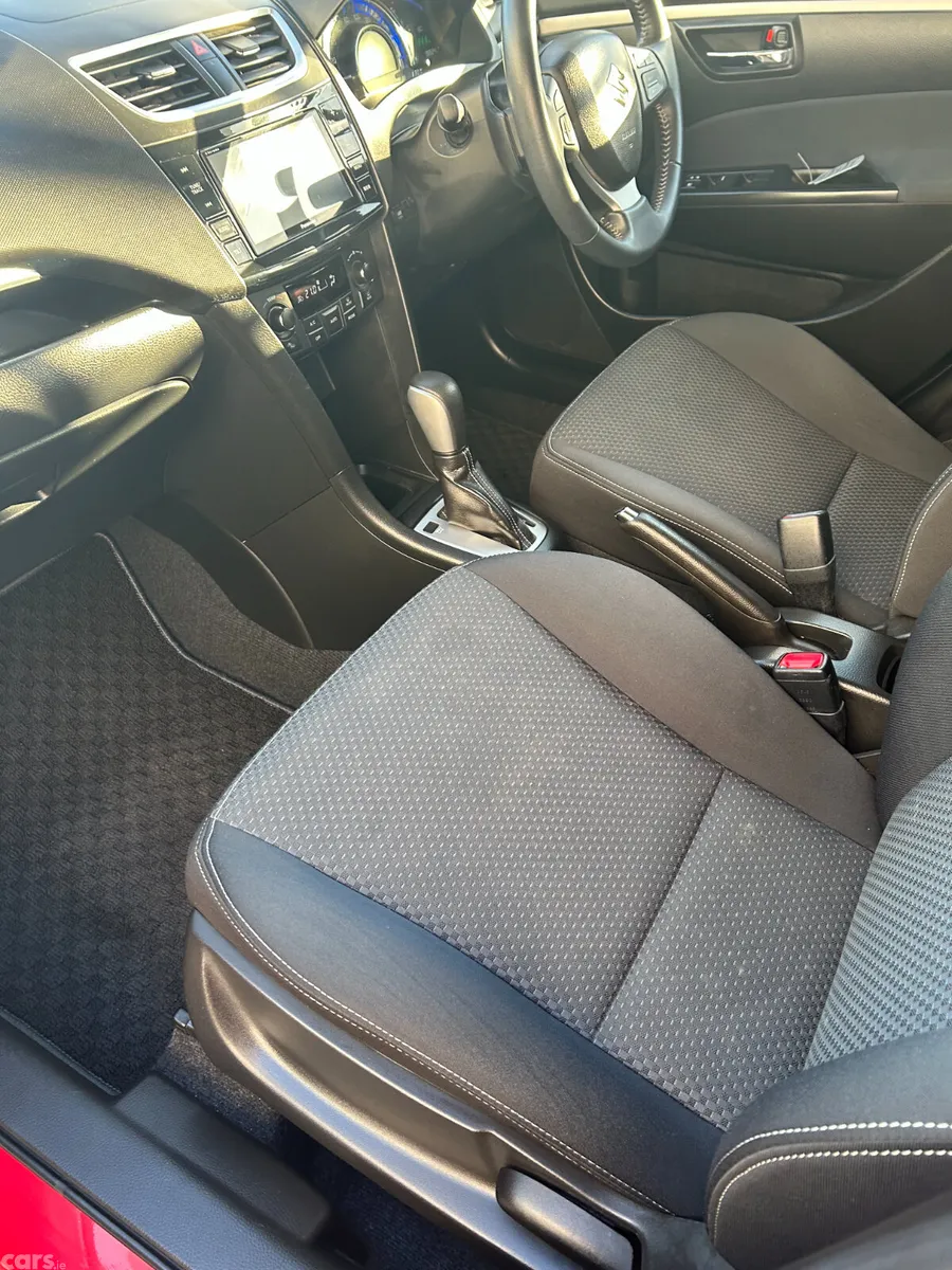Suzuki Swift Hatchback, Petrol, 2015, Red