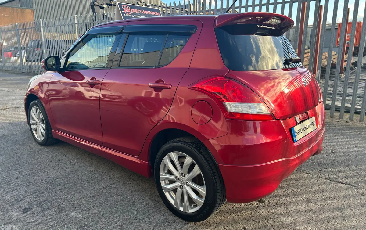Suzuki Swift Hatchback, Petrol, 2015, Red