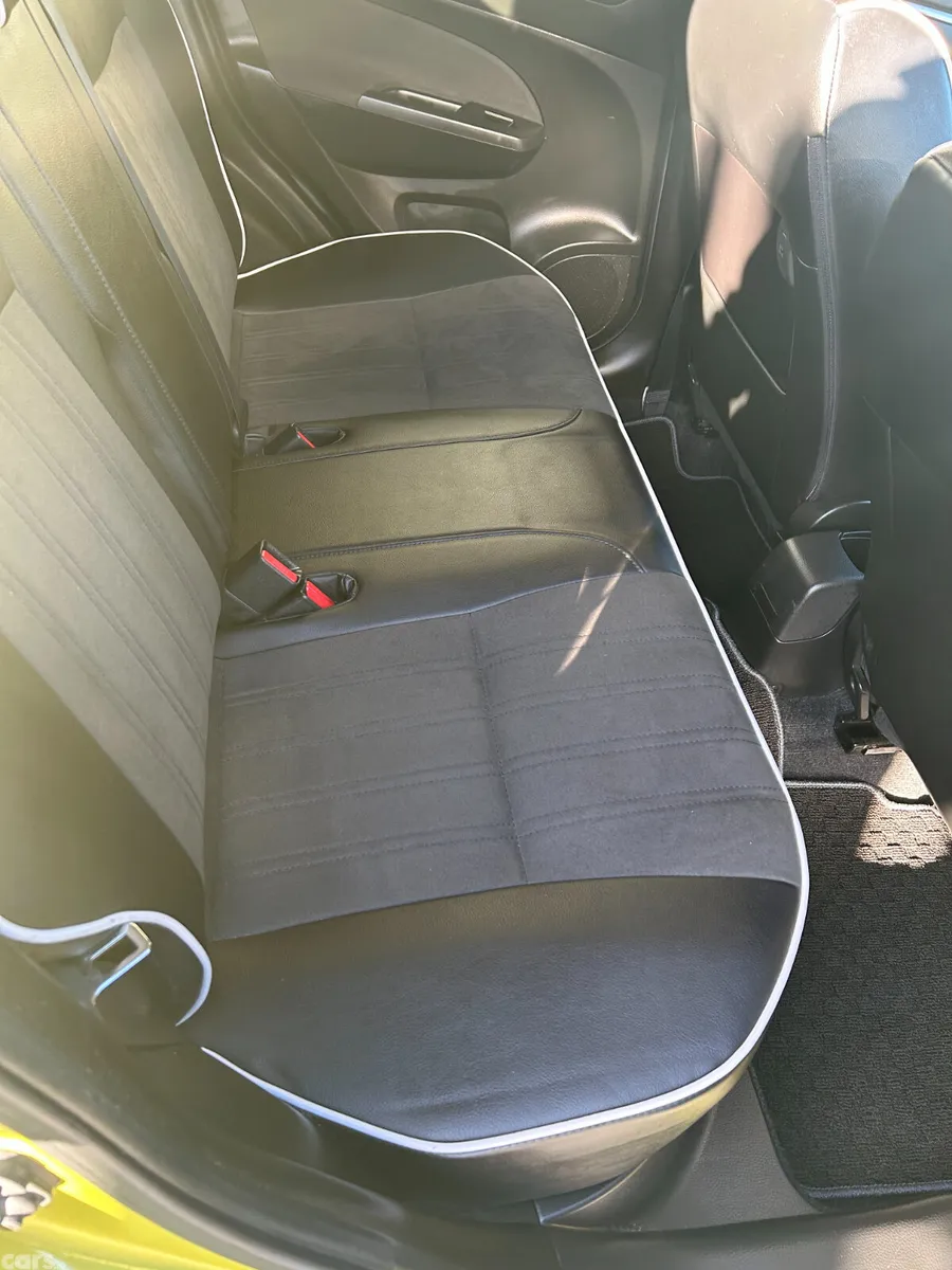 Suzuki Swift Hatchback, Petrol, 2015, Yellow