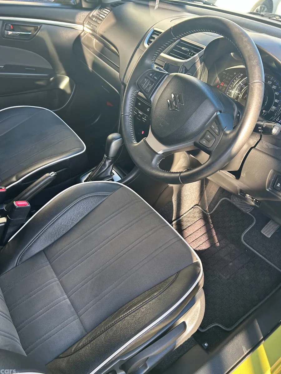 Suzuki Swift Hatchback, Petrol, 2015, Yellow