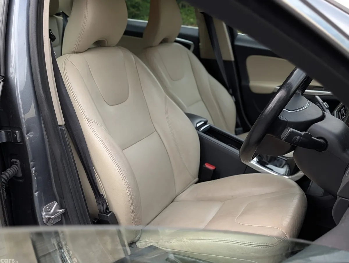 Volvo S60 Saloon, Diesel, 2016, Grey