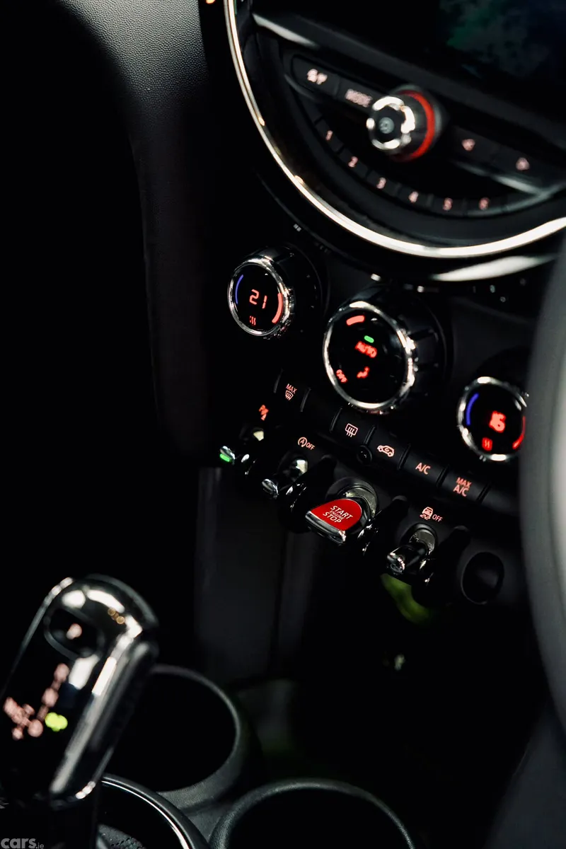 Mini Cooper SUV, Diesel, 2021, Black